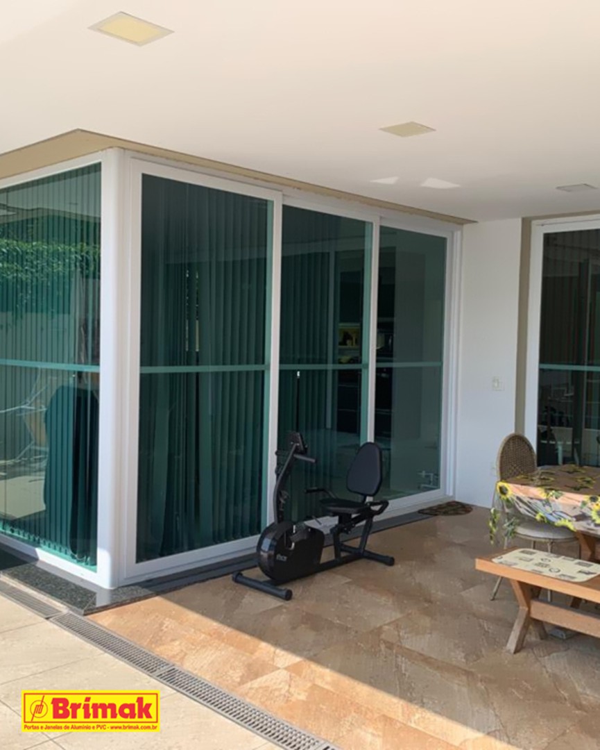 Area Gourmet com Esquadrias Brimak