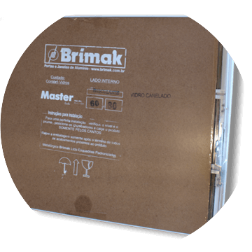 detalhe da embalagem do basculante master