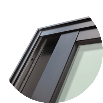 detalhe do canto superior da porta de correr super 25