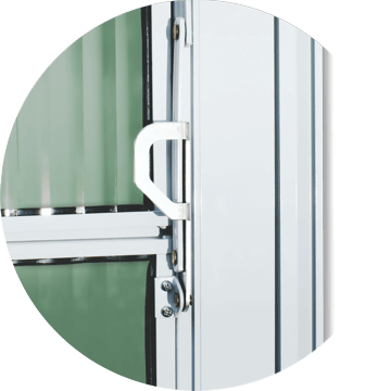 detalhe do acionamento do basculante da porta L-25