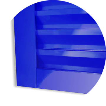 detalhe do canto inferior da folha da porta suspensa Azul