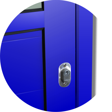 detalhe da fechadura bico de papagaio da porta suspensa Azul