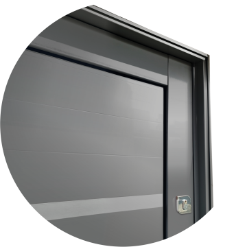 detalhe do canto superior e fechadura auxiliar Cinza