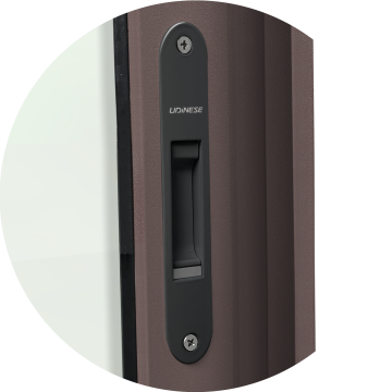 detalhe do fecho automático da janela Corten