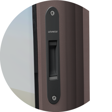 detalhe do fecho automático da janela Mix Corten